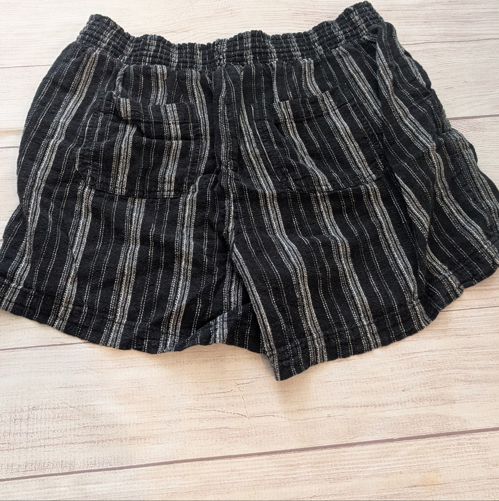 Briggs new York Women's Casual Black And Grey Shorts Size XL - Picture 3 of 7